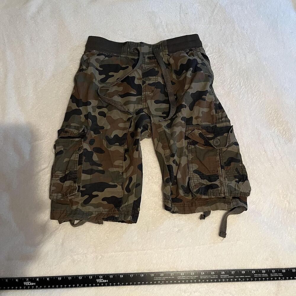 Southpole Men's Green Shorts